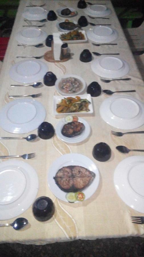Mother Teresa Rooms And Restaurant Ослоб Екстер'єр фото