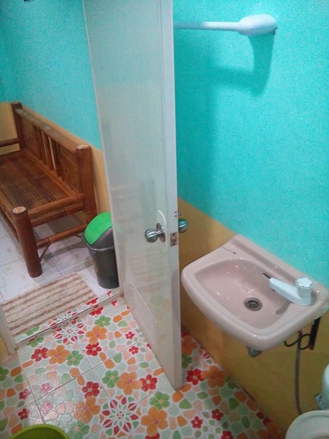 Mother Teresa Rooms And Restaurant Ослоб Екстер'єр фото